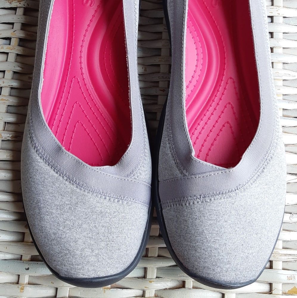 NWOT Sketchers Gray Ballet Flats Size 11